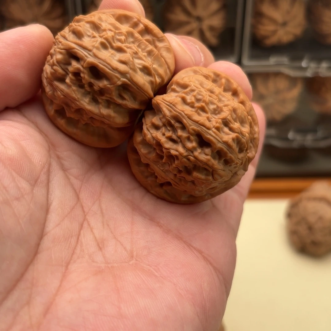 把件文玩核桃闷白