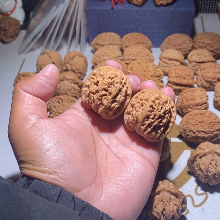 把件文玩核桃‘****ツ雨花石