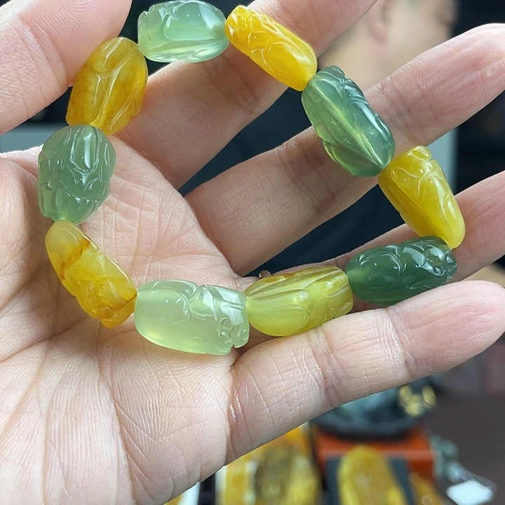 蛇纹石玉未镶嵌颈饰