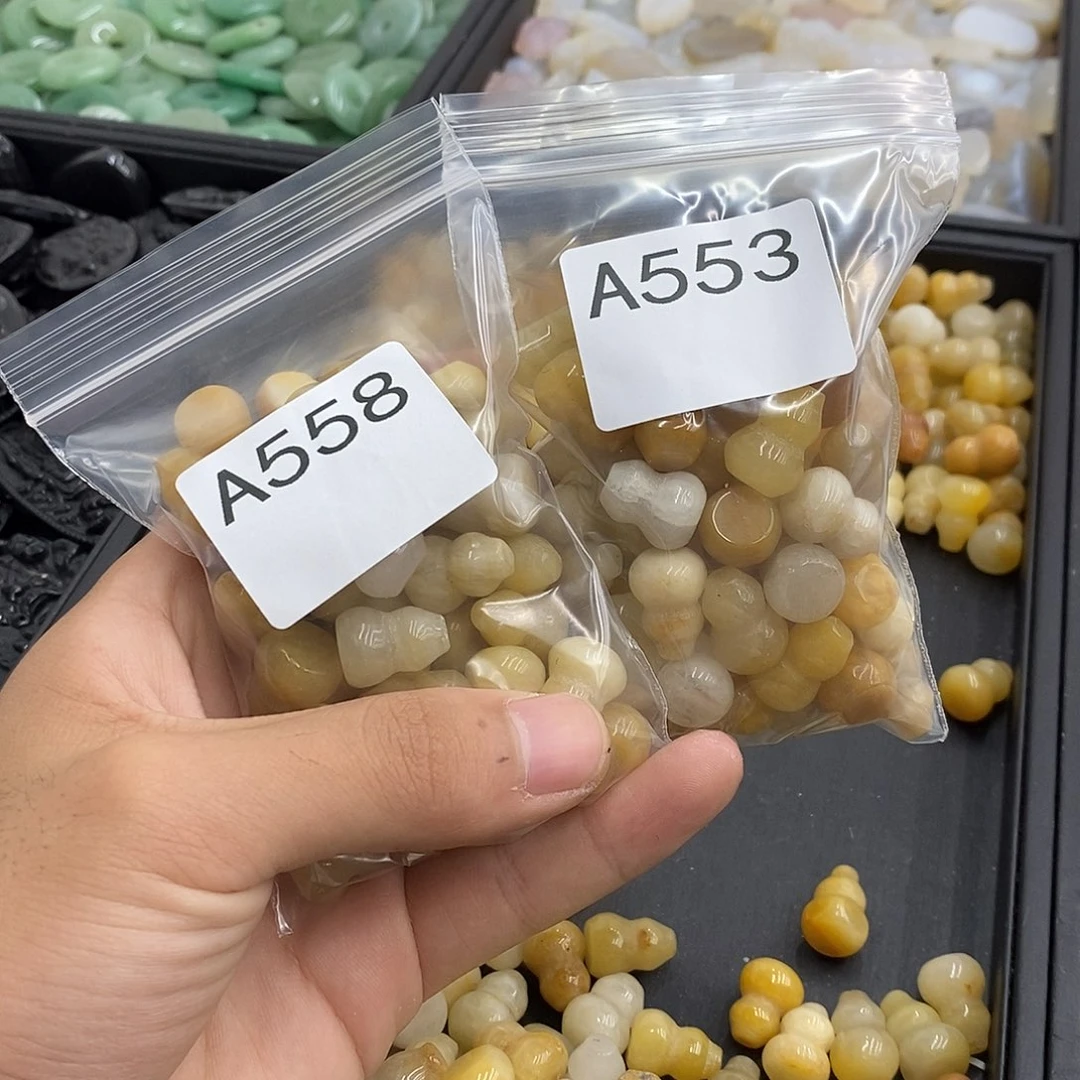 孫***姐合金颈饰玛瑙/玉髓