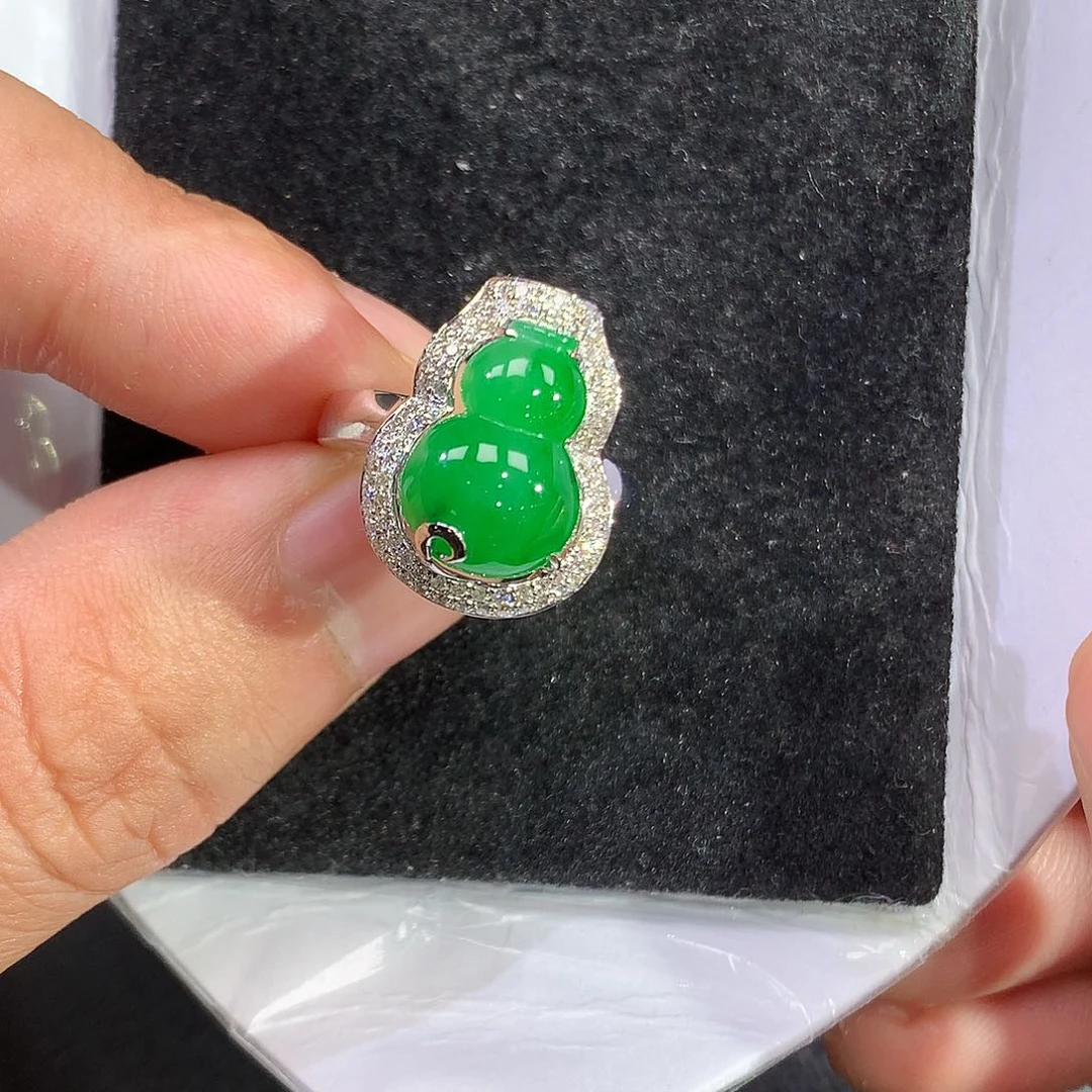 翡翠戒指18K金镶嵌戒指