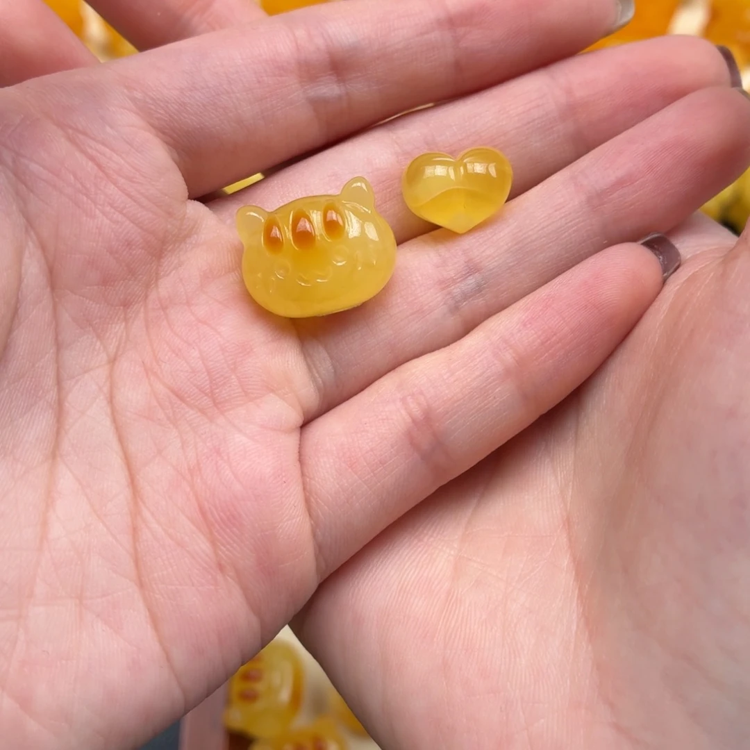 L***M琥珀未镶嵌珠宝奇石