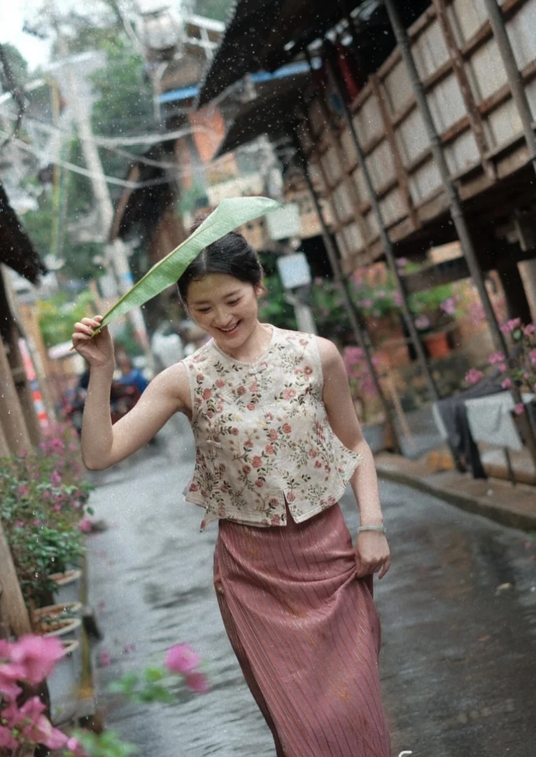 娜诺帕傣族民族风手工刺绣百搭马甲女