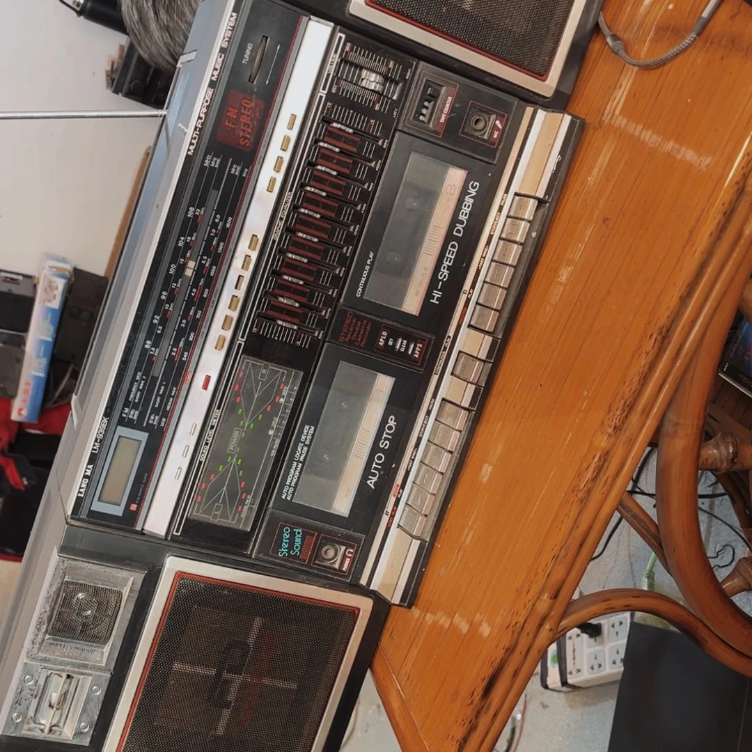 8新一个大录音机，音量坏了，通电保佑