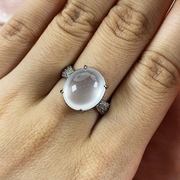 石英质玉合金颈饰