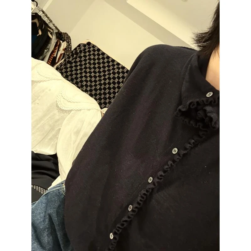 精纺全羊毛花边门襟开衫  J24M523