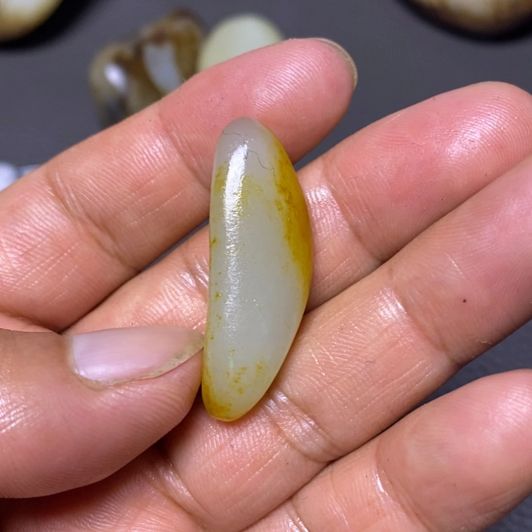 未镶嵌和田玉（糖玉）挂件