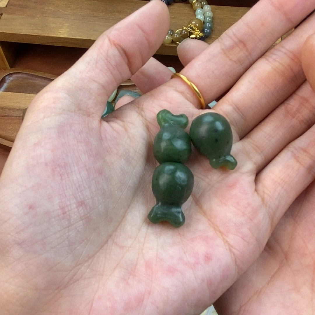 n***d和田玉未镶嵌颈饰