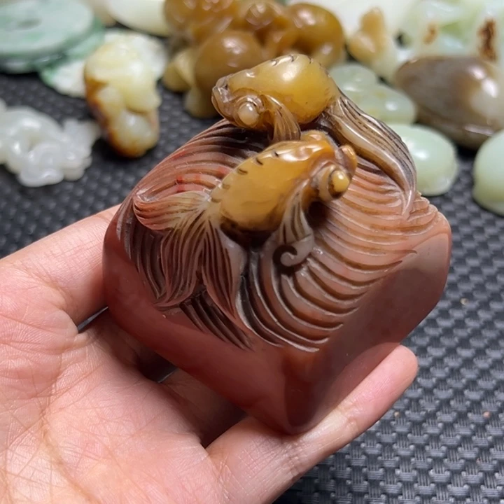 颈饰未镶嵌和田玉（青白玉）