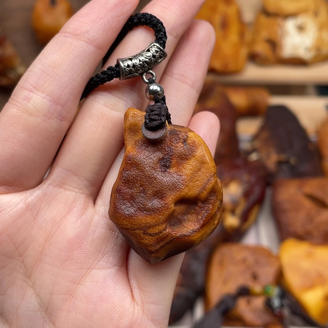 琥珀未镶嵌珠宝奇石