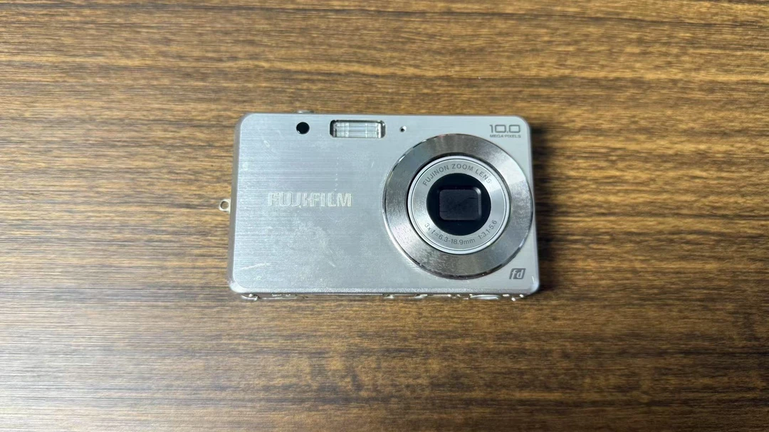 95新 Fujifilm/富士 j25 白皙胶片感ccd相机 1020w像素
