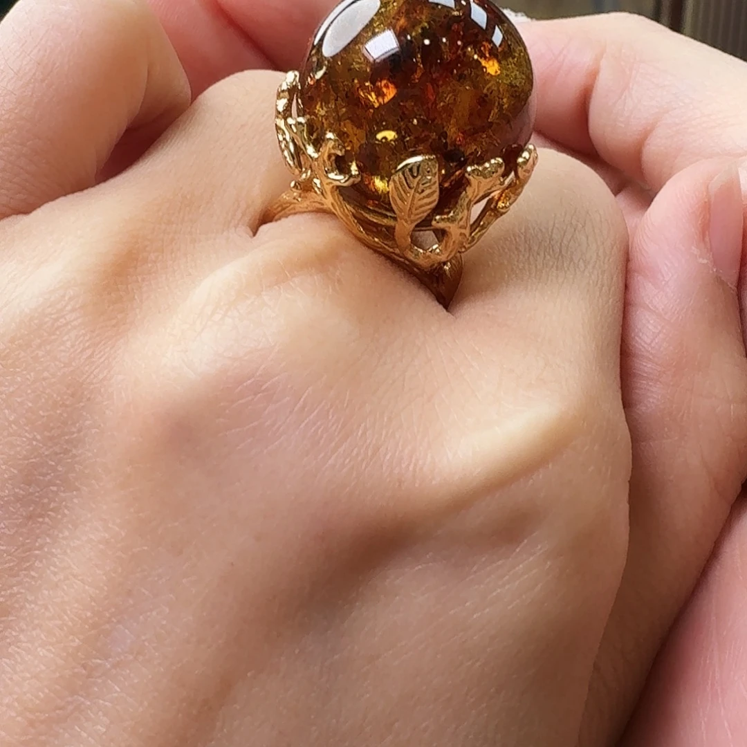 琥珀未镶嵌颈饰戒指