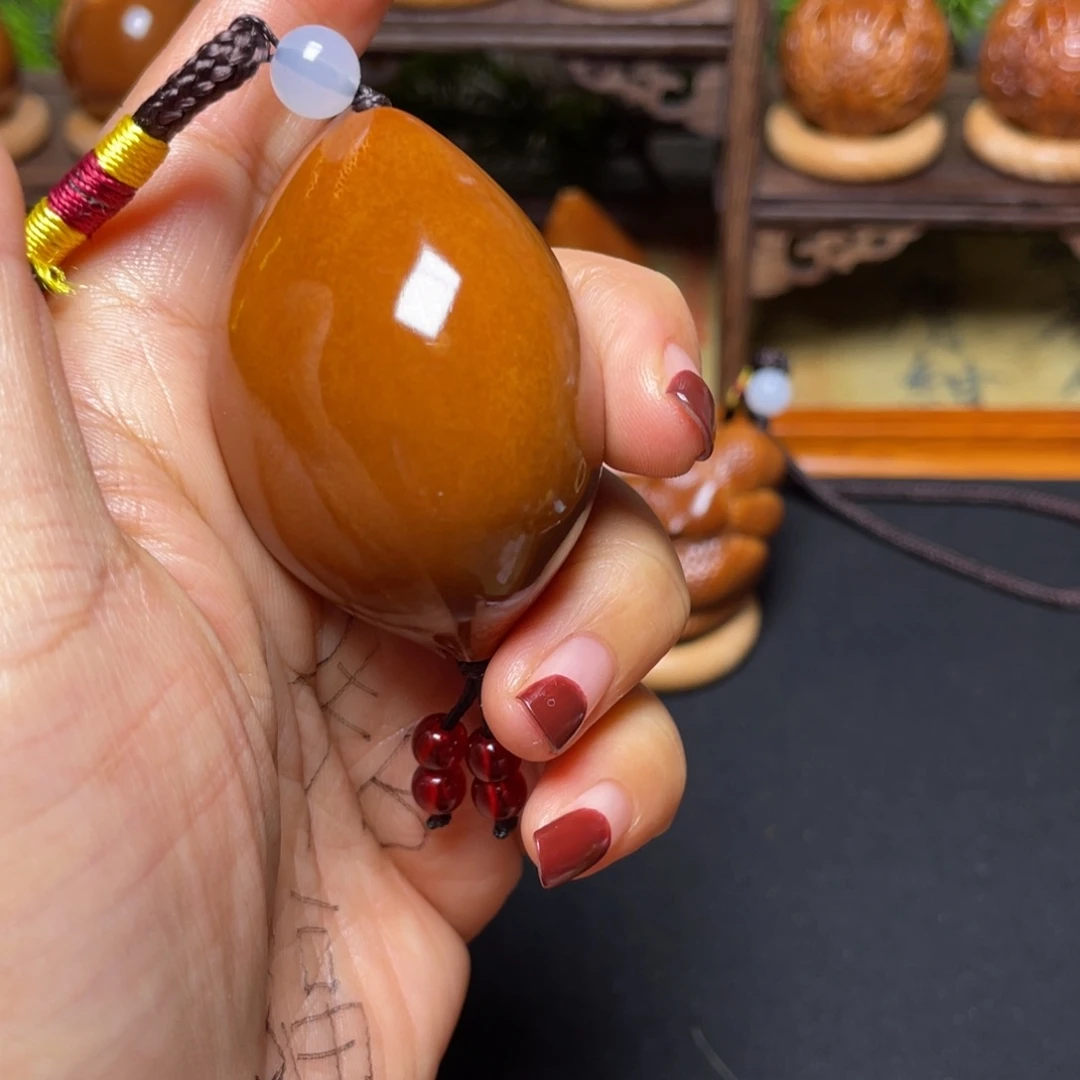 橄榄核吊坠蝴蝶37穿配