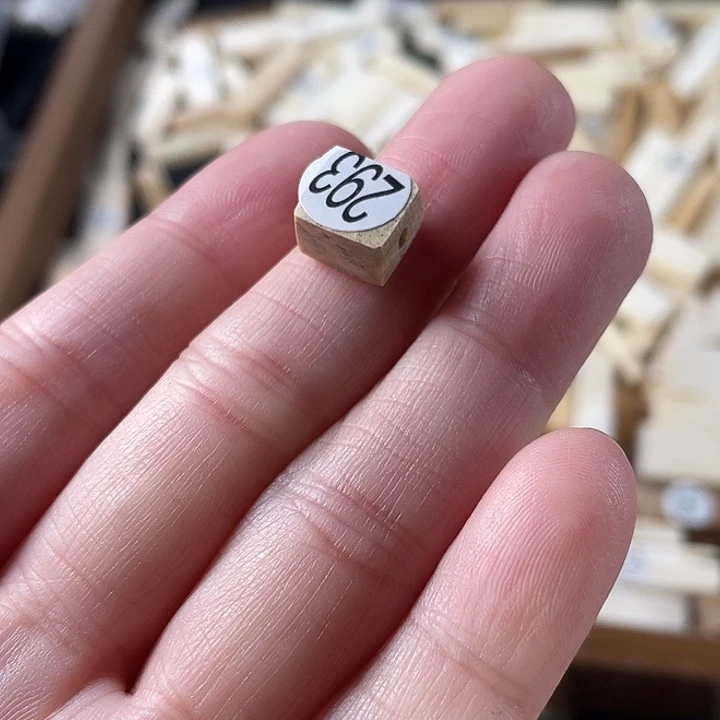 泥塑不打孔联系客服