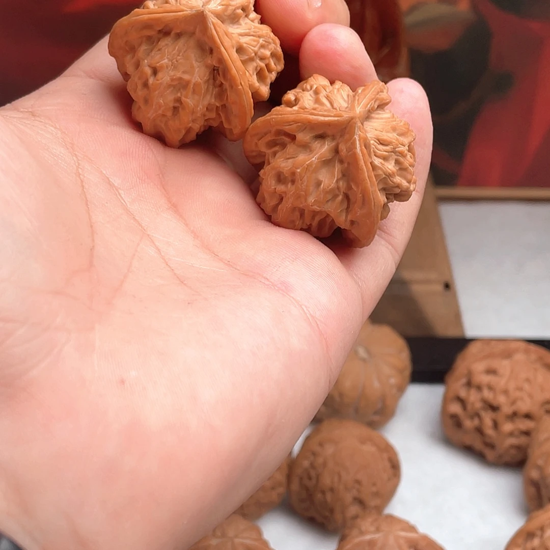 张***事文玩核桃吊坠盘山