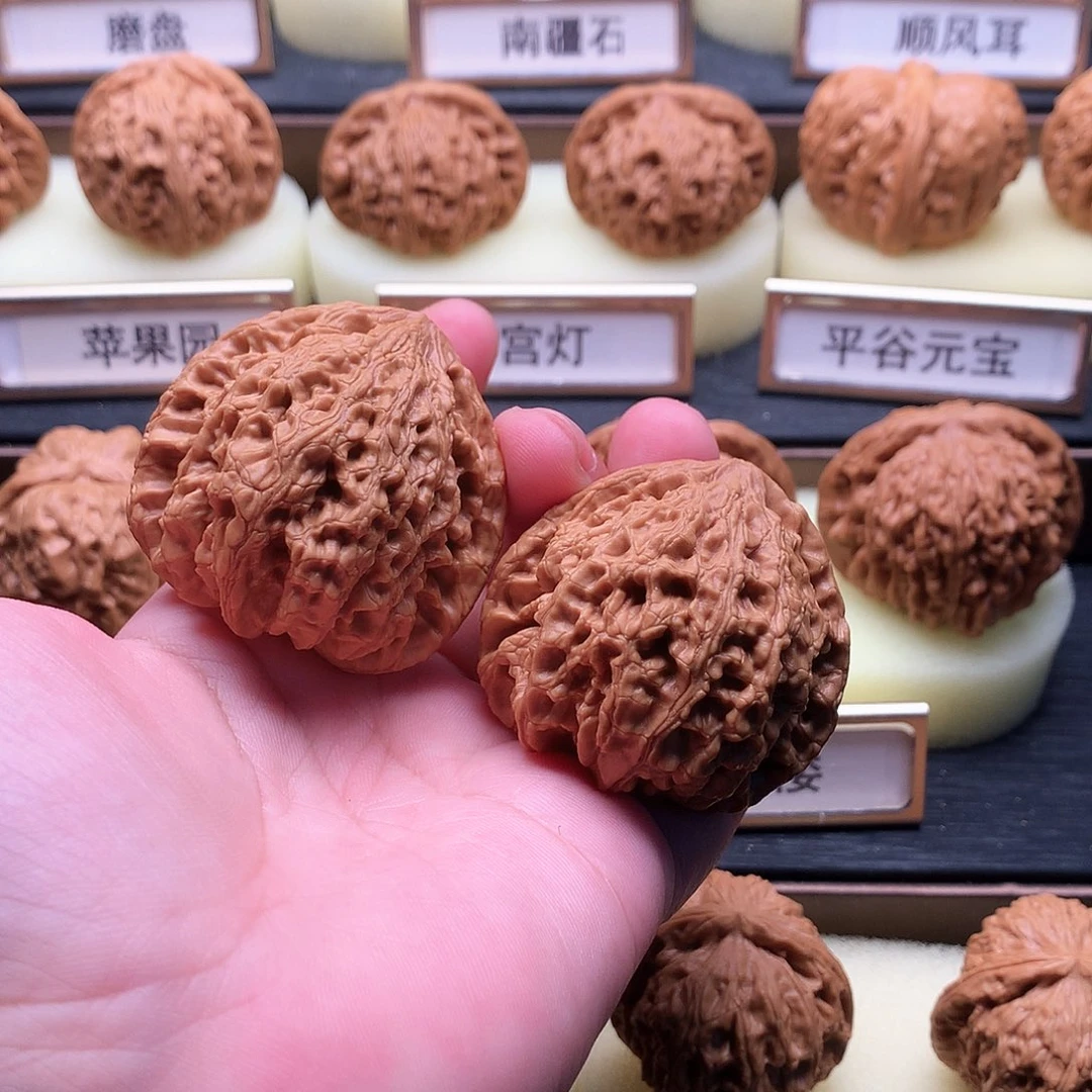 文玩核桃吊坠344号虎头王44+