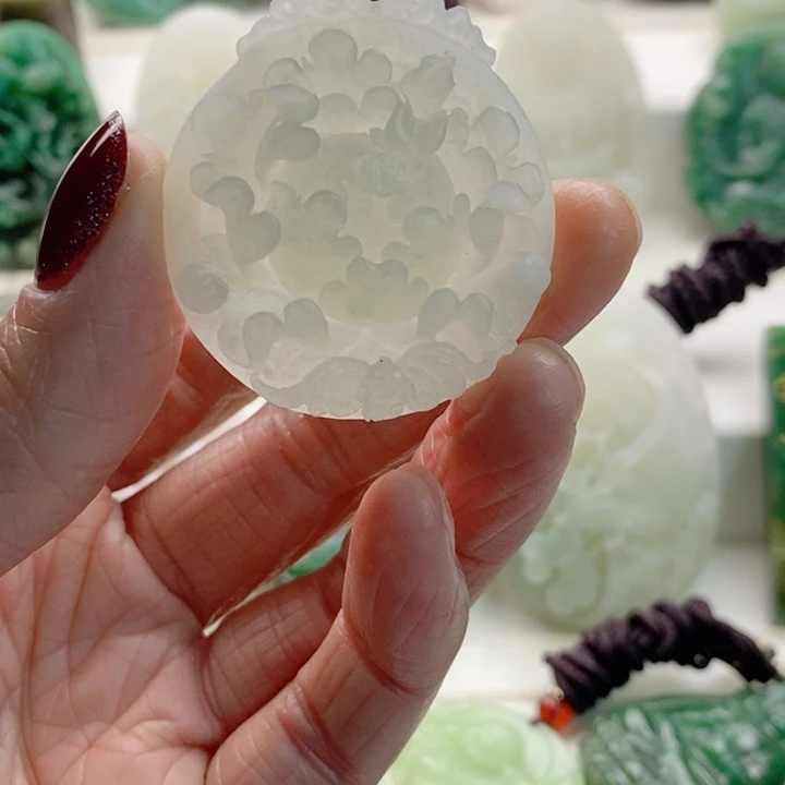 独山玉未镶嵌颈饰