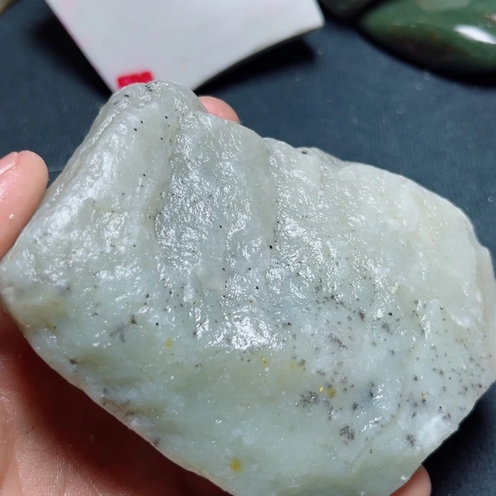 和田玉（糖玉）未镶嵌珠宝奇石