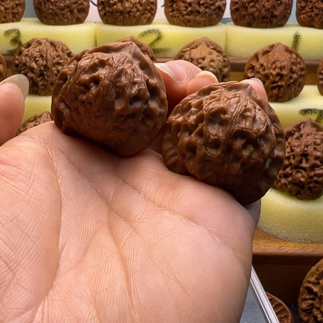 核桃小金鱼手把件33