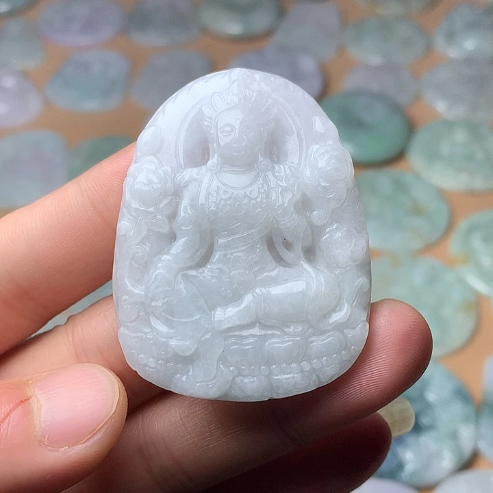 翡翠未镶嵌颈饰度母