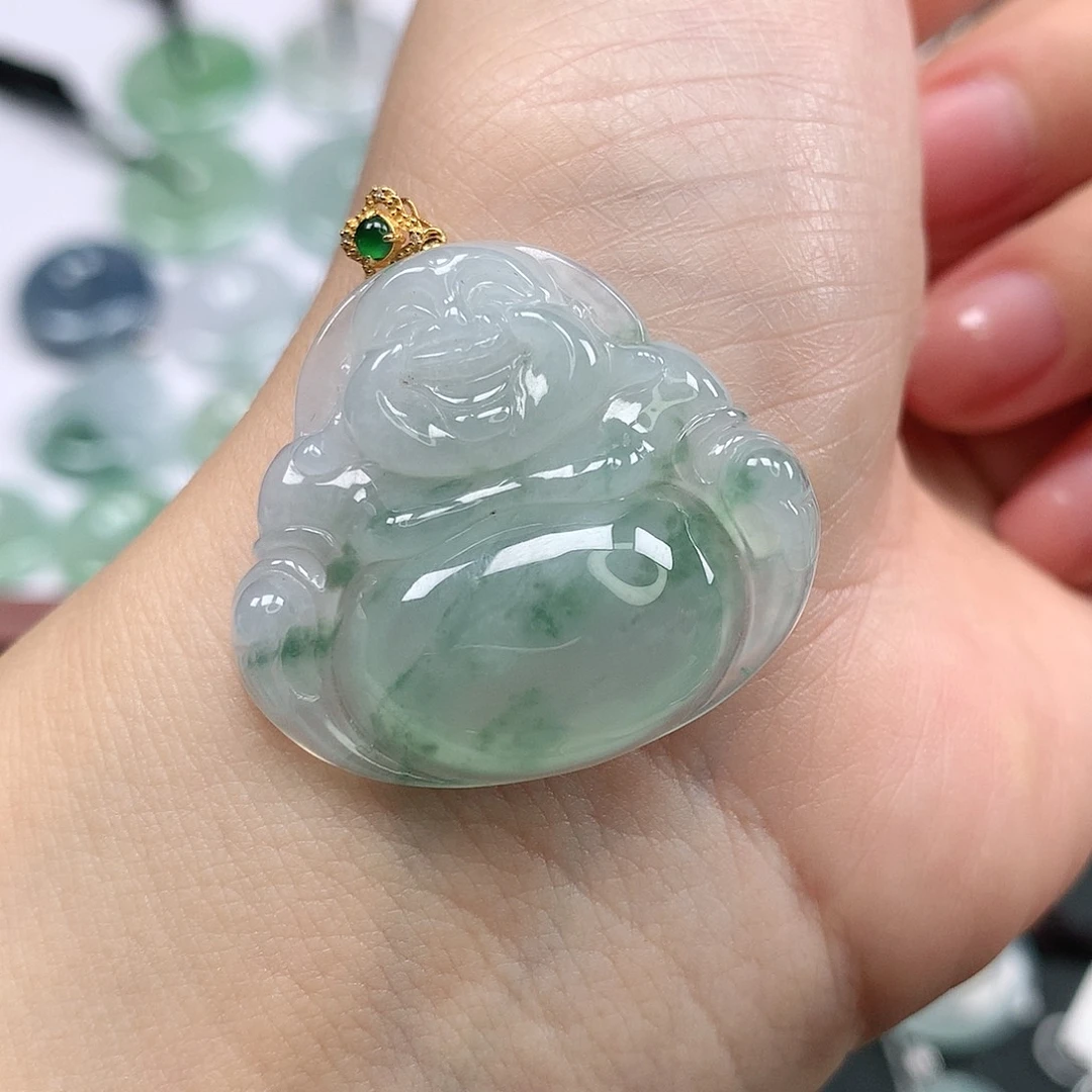 翡翠颈饰18K金镶嵌佛