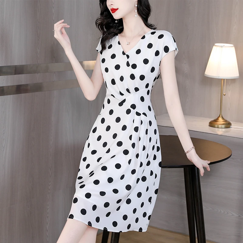 茶歇女神范波点V领连衣裙2025夏季新款女名媛设计感收腰裙子