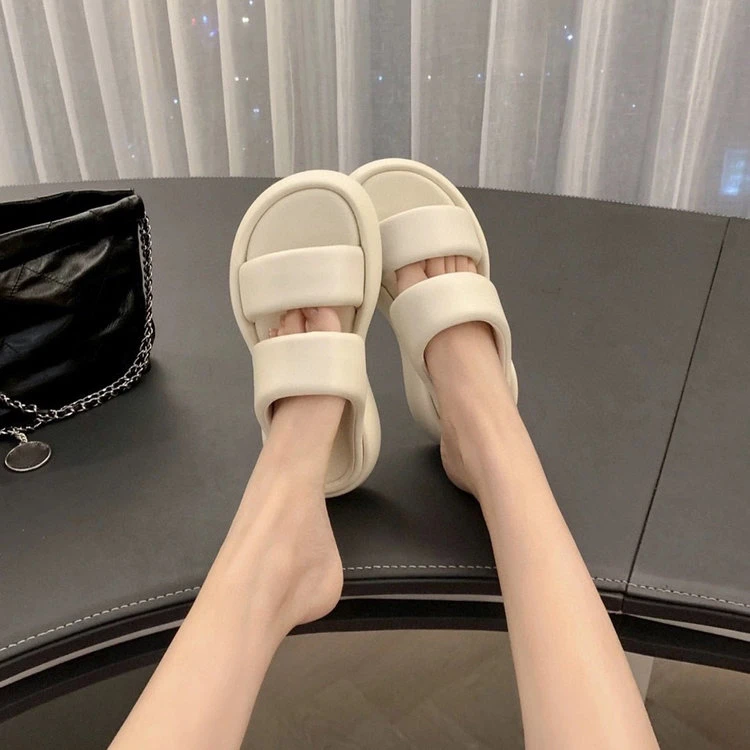 踩屎感拖鞋女夏季外穿2025年百搭面包一字拖5cm厚底增高双带凉拖