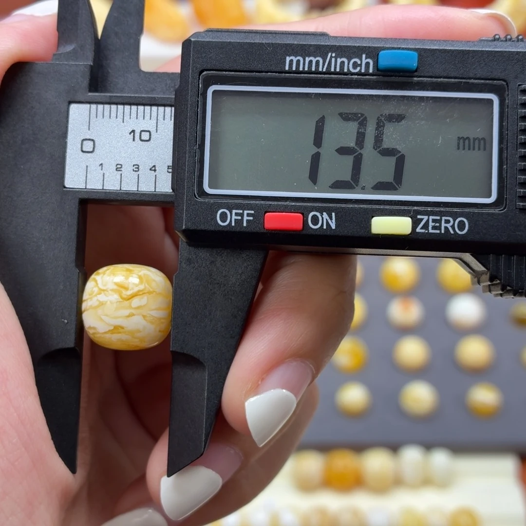 春***也琥珀未镶嵌裸石13.5mm