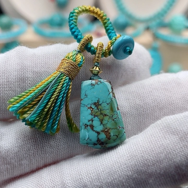 绿松石配饰未镶嵌