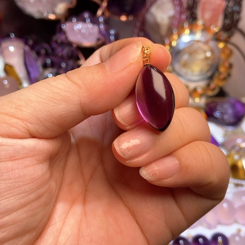 【闪购商品】颈饰18K金镶嵌水晶