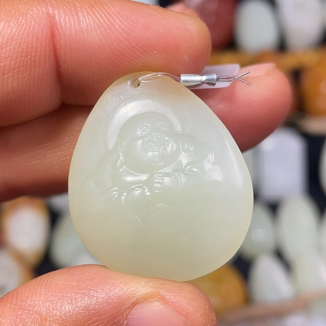 和田玉未镶嵌颈饰吊坠