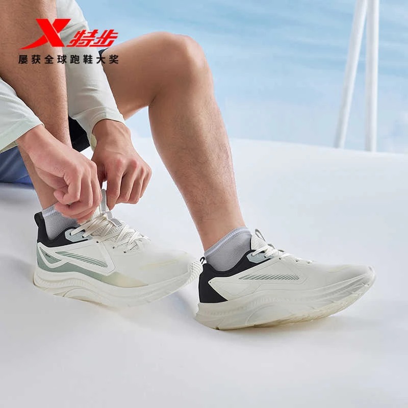 XTEP/特步跑步情侣减震回弹运动鞋网面专业跑鞋976319110022/062