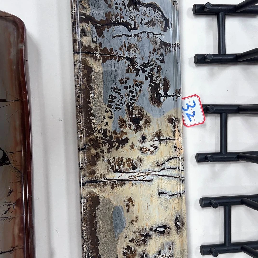 广西石凡**躯天然国画石干泡台