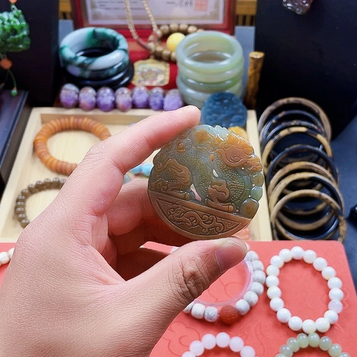 翡翠未镶嵌颈饰天然翡翠吊坠