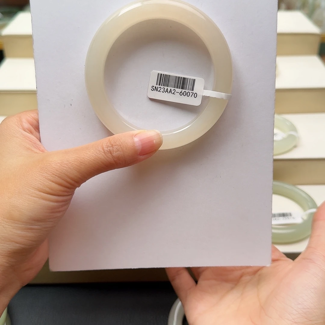 和田玉未镶嵌手镯60