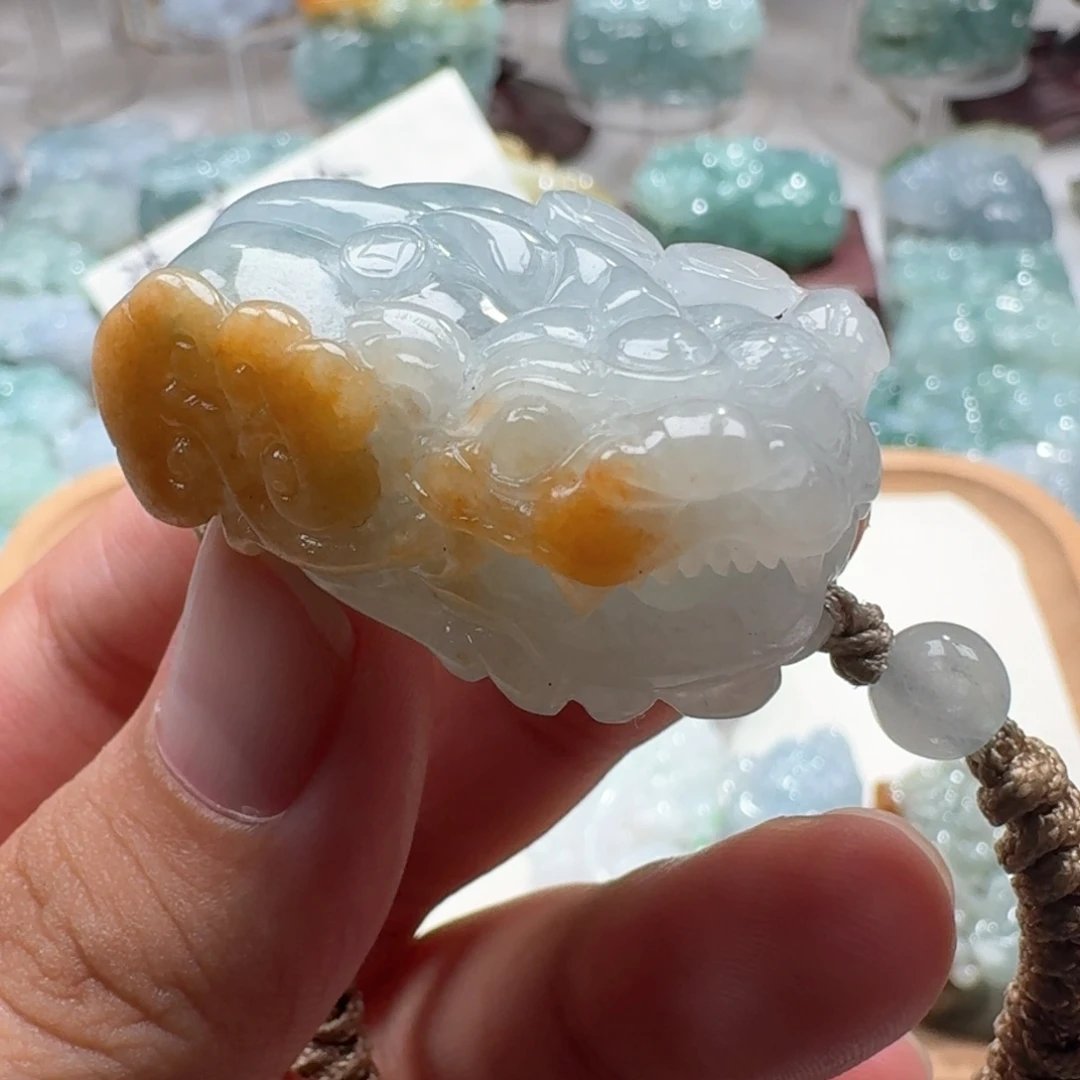 翡翠挂件未镶嵌貔貅