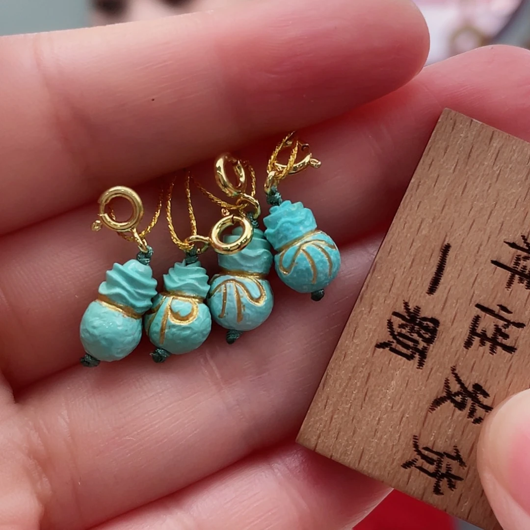 绿松石颈饰未镶嵌