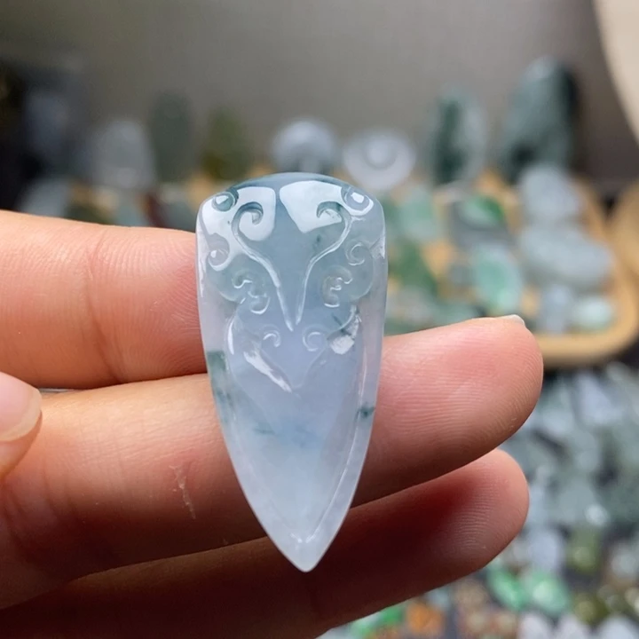 翡翠未镶嵌颈饰仿古牌