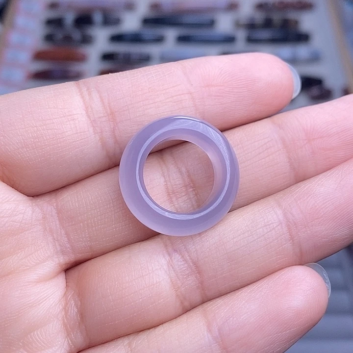 未镶嵌颈饰玛瑙/玉髓假****?