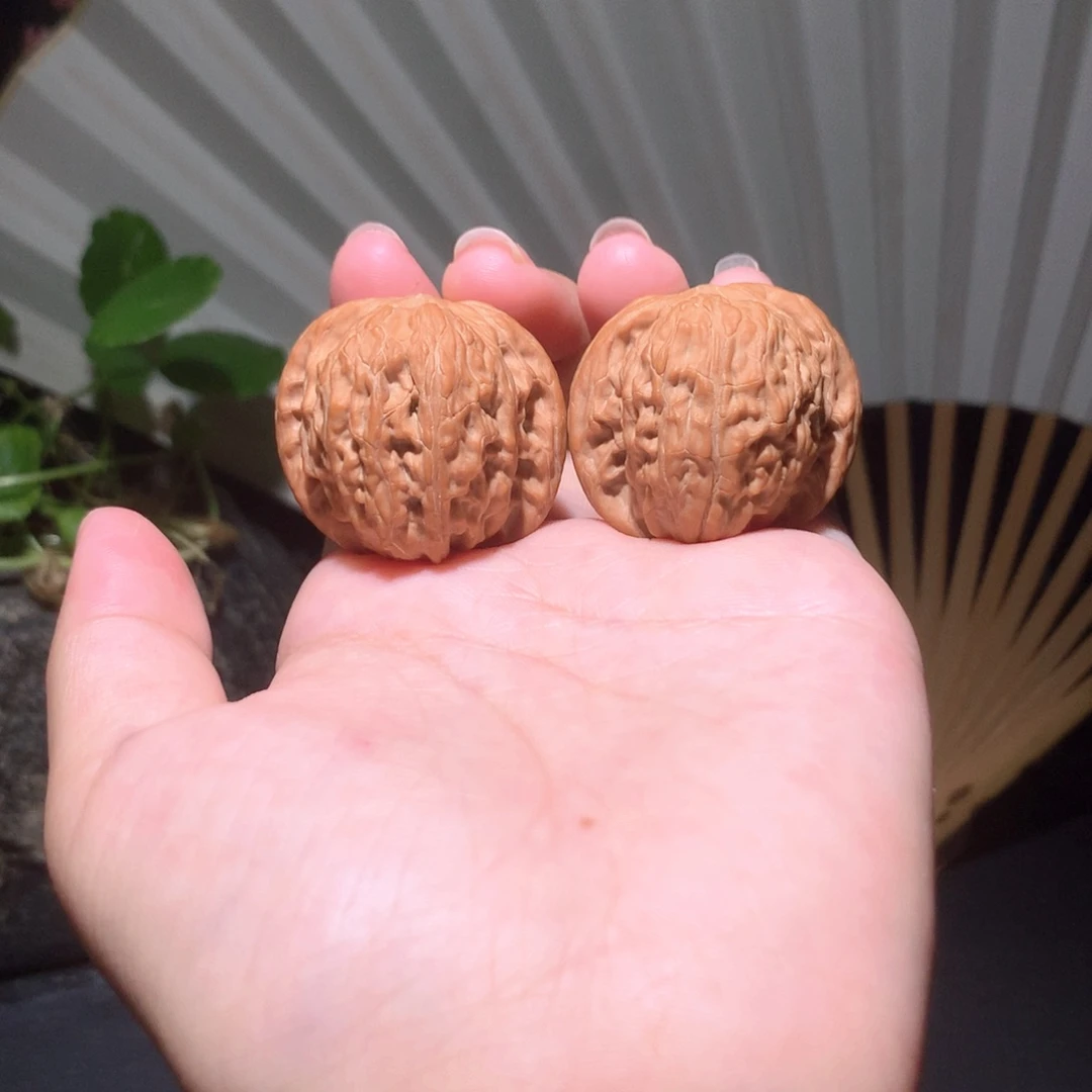 文玩核桃吊坠红皮磨盘071177