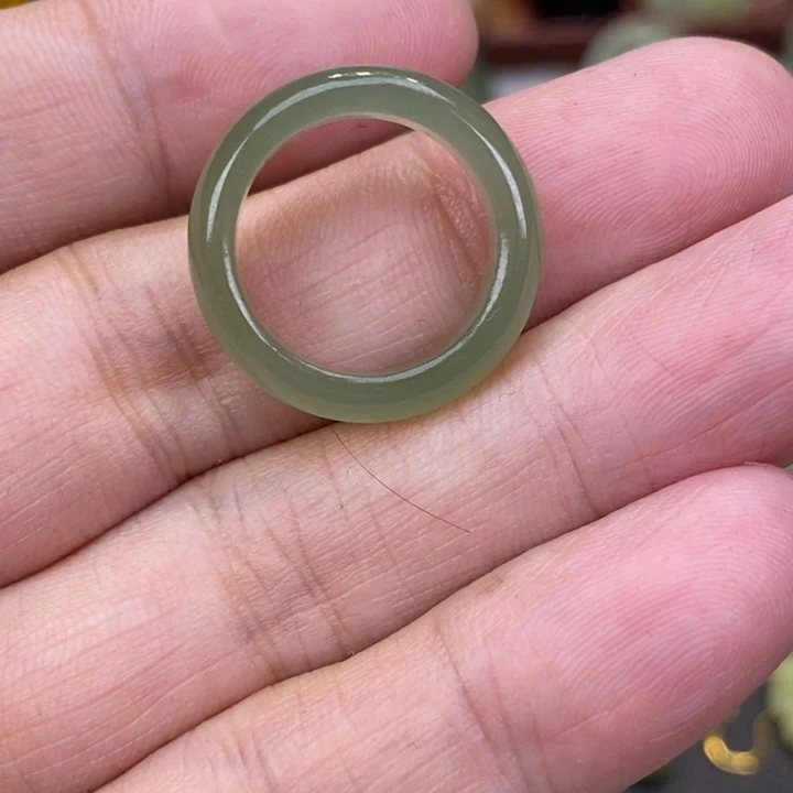 和田玉未镶嵌颈饰东**败