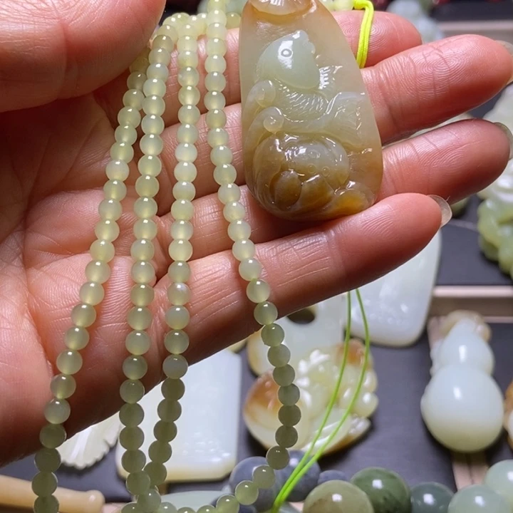 和田玉未镶嵌挂件