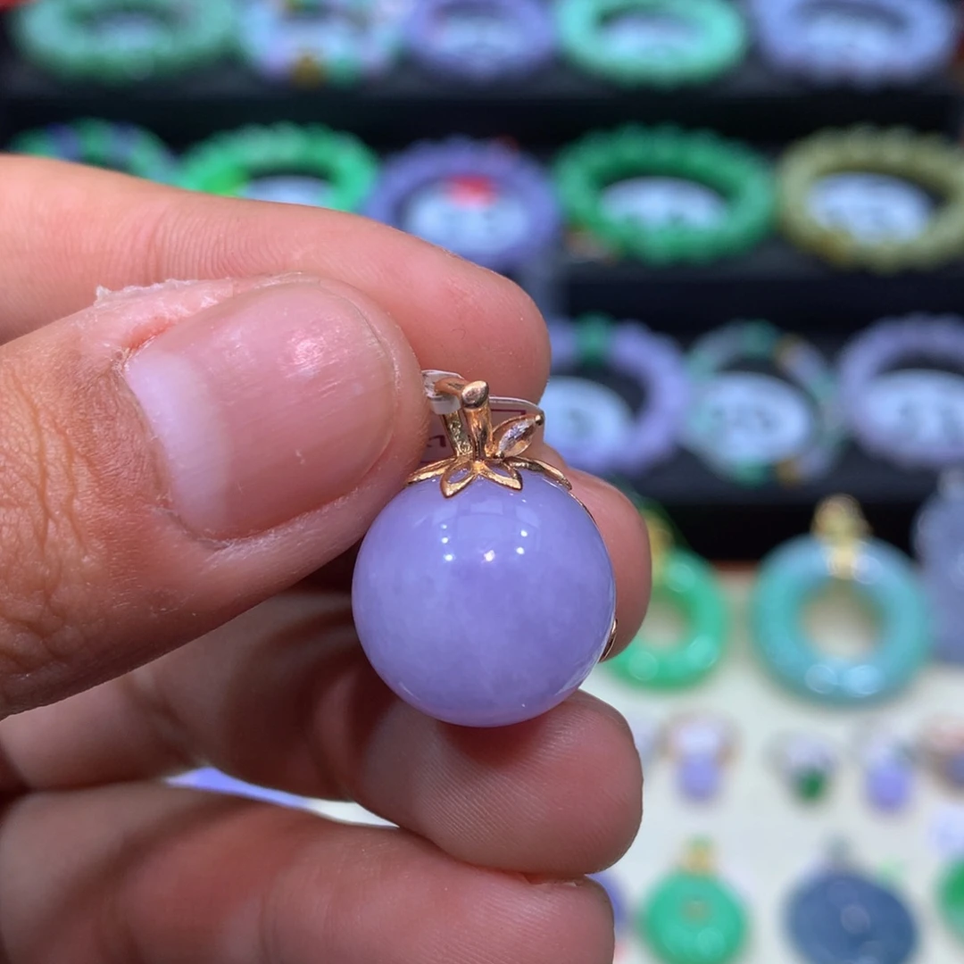 翡翠18K金镶嵌颈饰