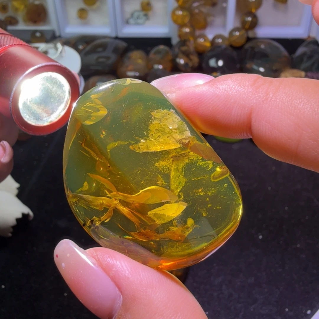 琥珀未镶嵌裸石17