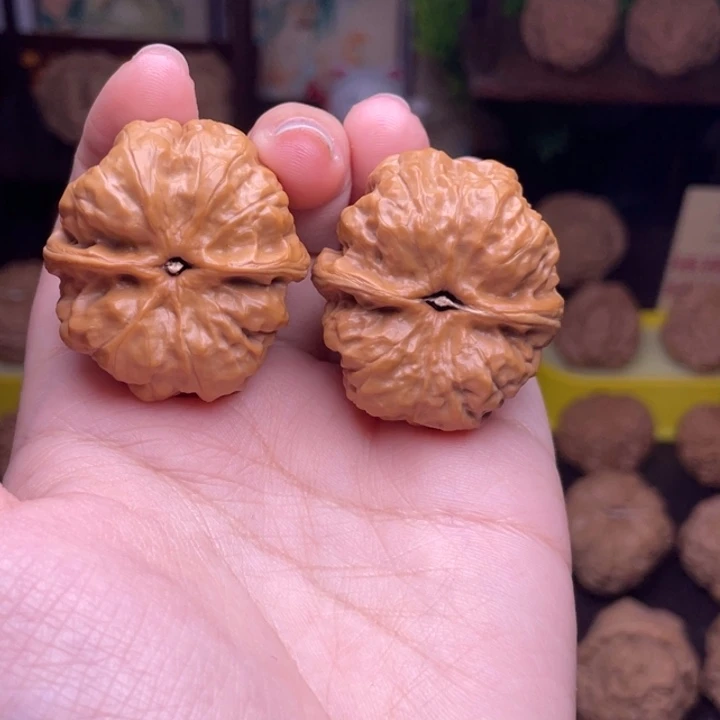 桃核把件闪购17蛙蛙