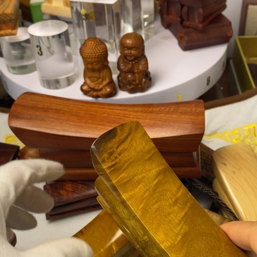 金丝楠大慈文玩 发财文玩