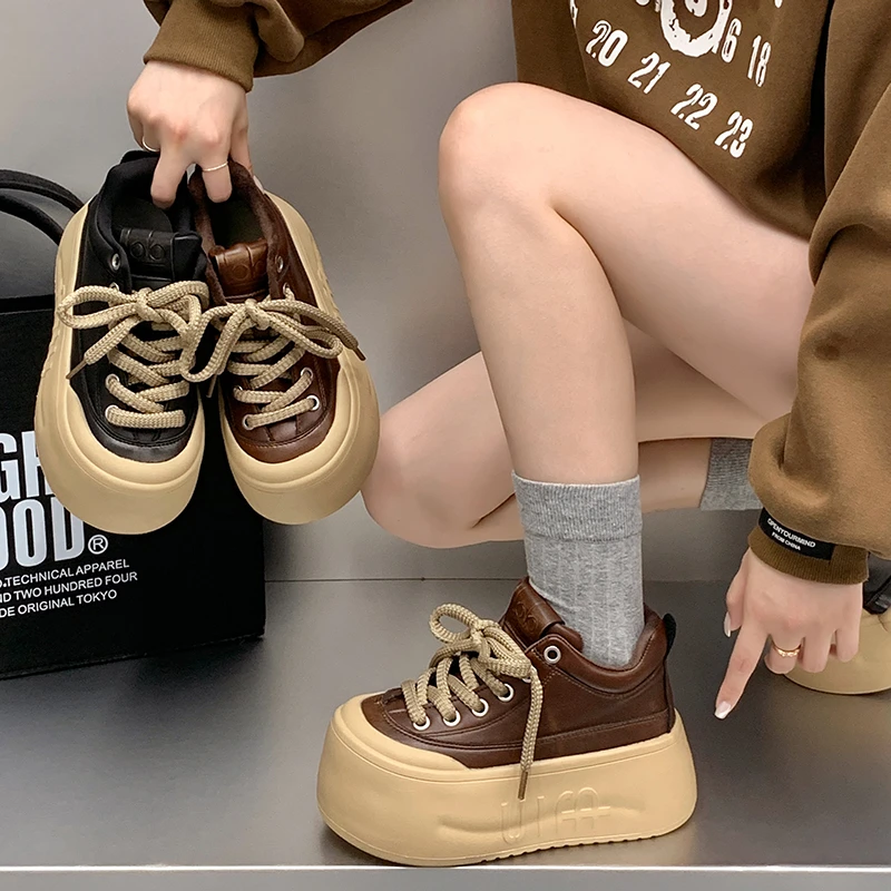 欧洲站超火爆款小个子增高面包鞋女2025秋季新款厚底运动松糕女鞋