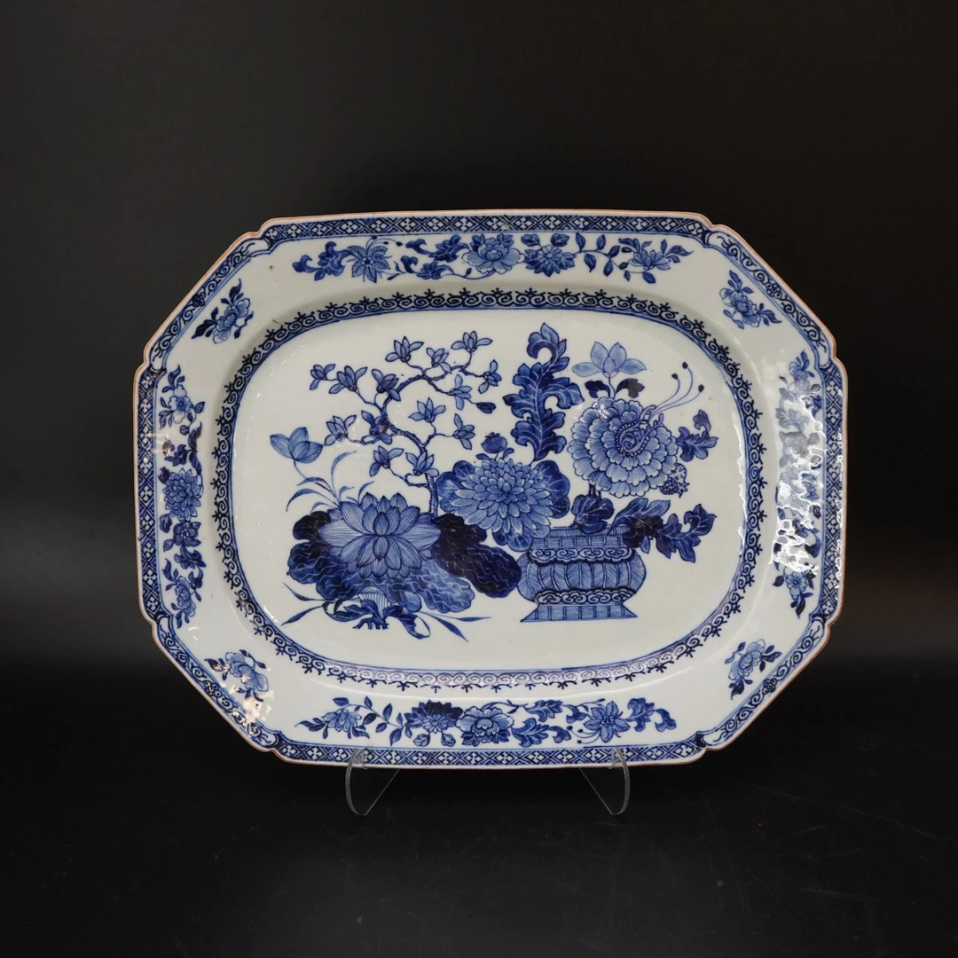 Lot.25100793清乾隆青花花卉纹长方盘 直径：约36.9cm