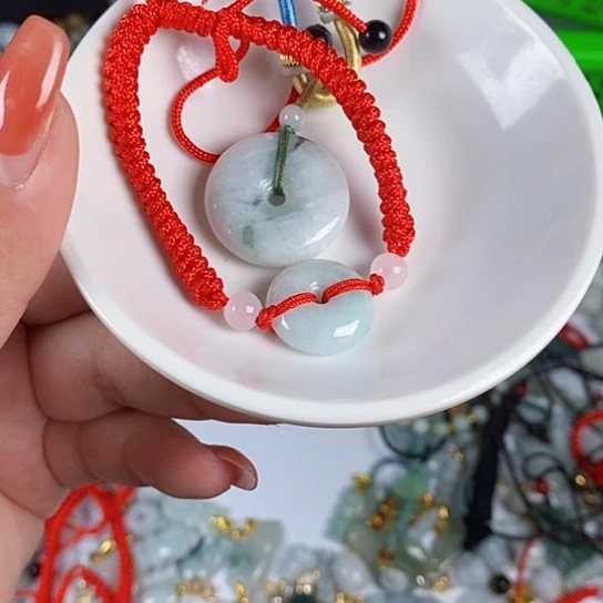 翡翠未镶嵌颈饰天然翡翠拍一发二