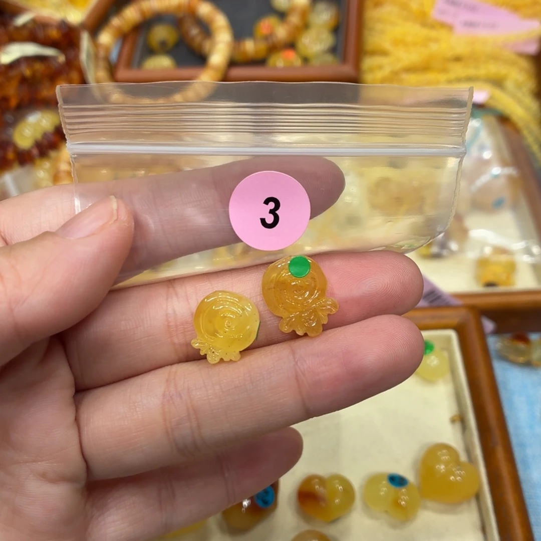 琥珀未镶嵌珠宝奇石
